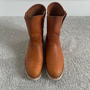 Red Wing Traction Tred 9” Soft Toe Pull On.  Model 866.  Size 10 1/2